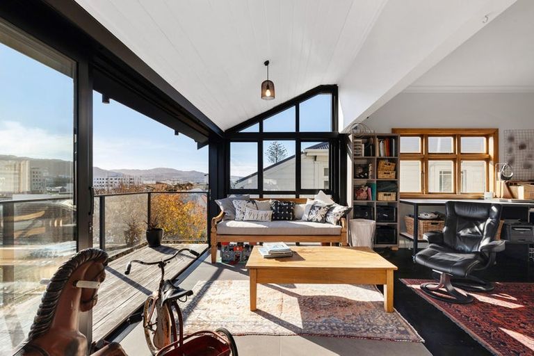 Photo of property in 68 Brougham Street, Mount Victoria, Wellington, 6011