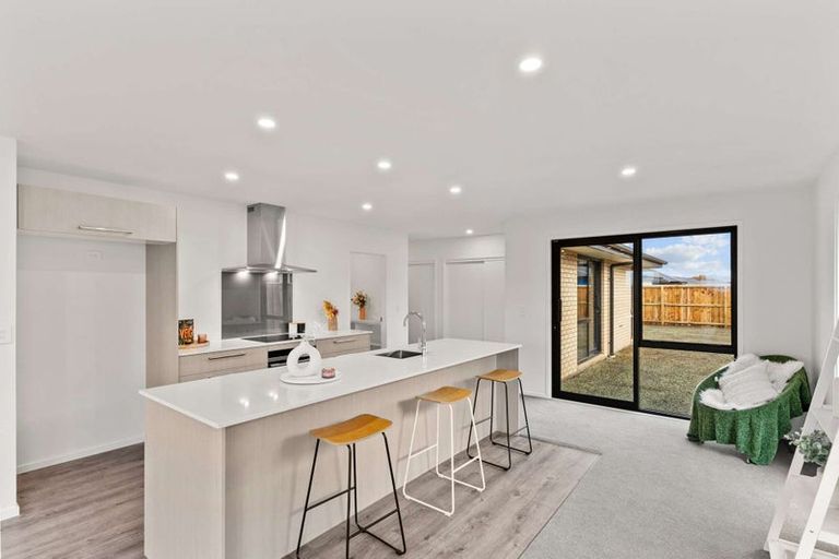 Photo of property in 19 Ellmers Street, Woodend, 7691