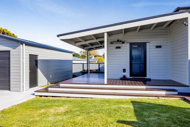 Photo of property in 42 Collins Street, Hawera, 4610