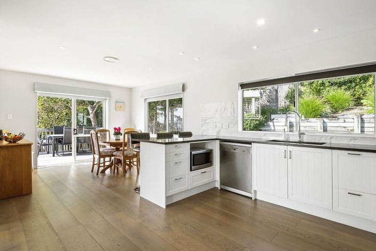 Photo of property in 7 Bushglen Court, Browns Bay, Auckland, 0630