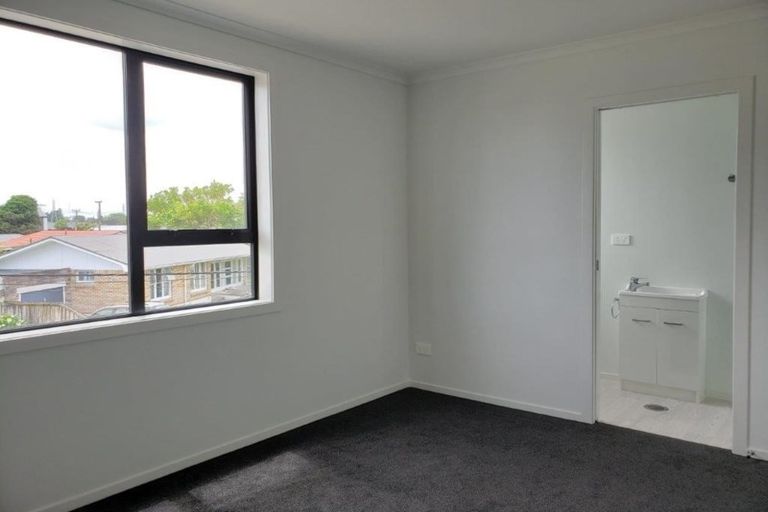 Photo of property in 1 Inverness Avenue, Hamilton East, Hamilton, 3216