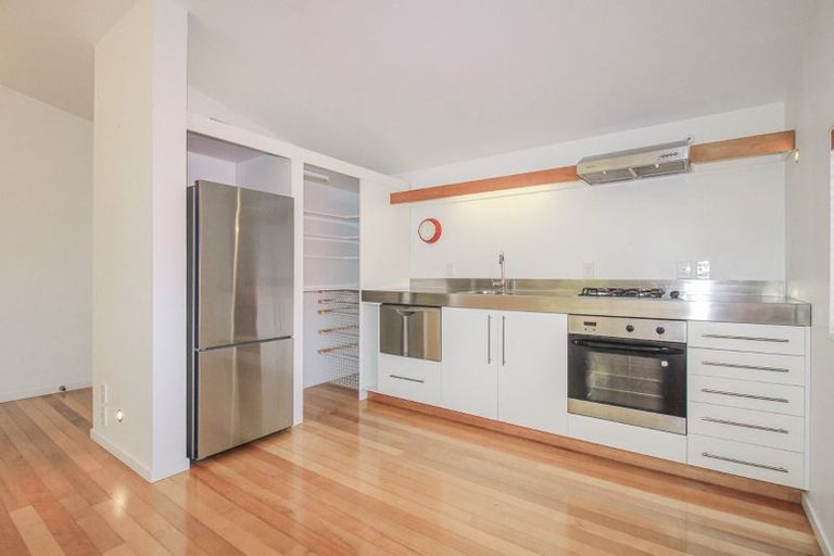 Photo of property in 8 Albemarle Road, Northland, Wellington, 6012