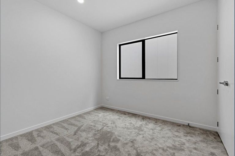 Photo of property in 26 Bristol Freighter Road, Hobsonville, 0616