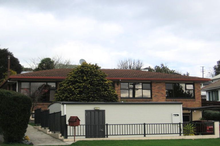 Photo of property in 130 Sutherland Road, Brookfield, Tauranga, 3110