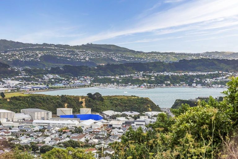 Photo of property in 10 Inverell Way, Seatoun, Wellington, 6022