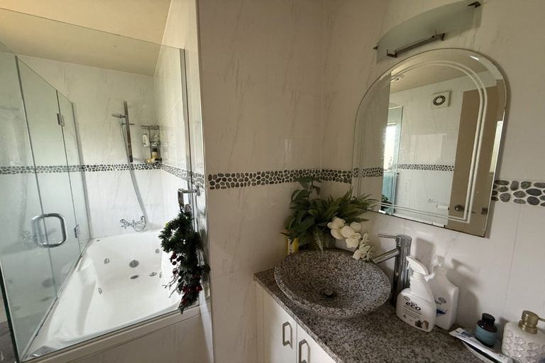 Photo of property in 71 Kittiwake Drive, Schnapper Rock, Auckland, 0632