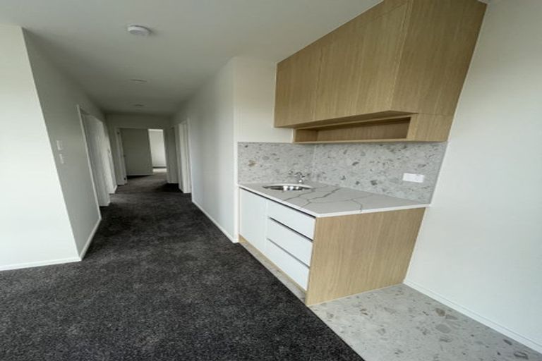 Photo of property in 11d Trinidad Road, Sunnynook, Auckland, 0620