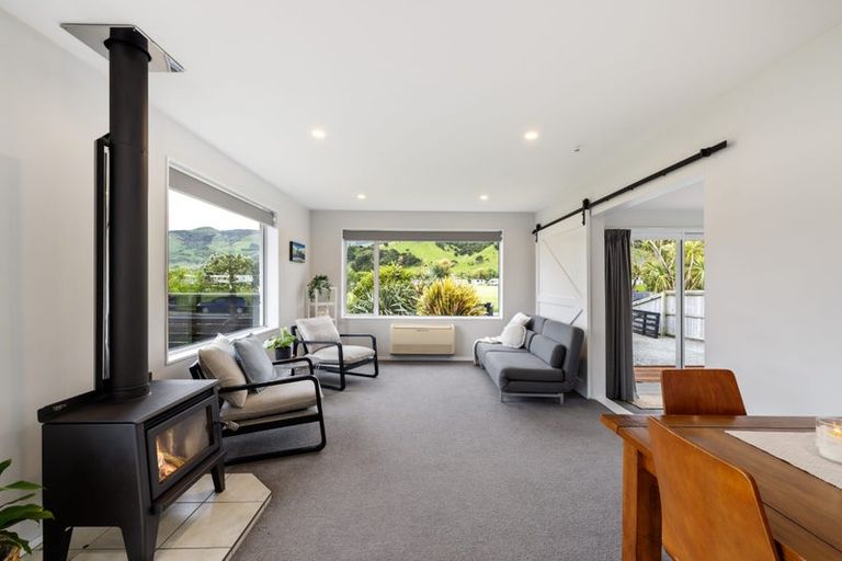 Photo of property in 2 Haywards Lane, Duvauchelle, 7581