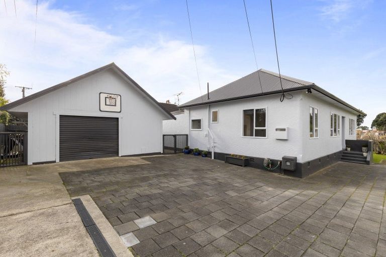 Photo of property in 25a Paynters Avenue, Strandon, New Plymouth, 4312