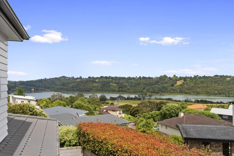 Photo of property in 156 Kittiwake Drive, Schnapper Rock, Auckland, 0632