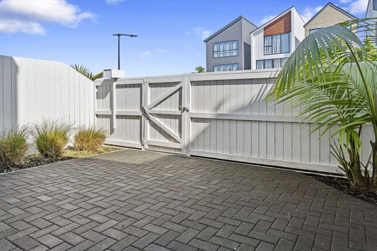 Photo of property in 117 Tarapuka Road, Westgate, Auckland, 0814