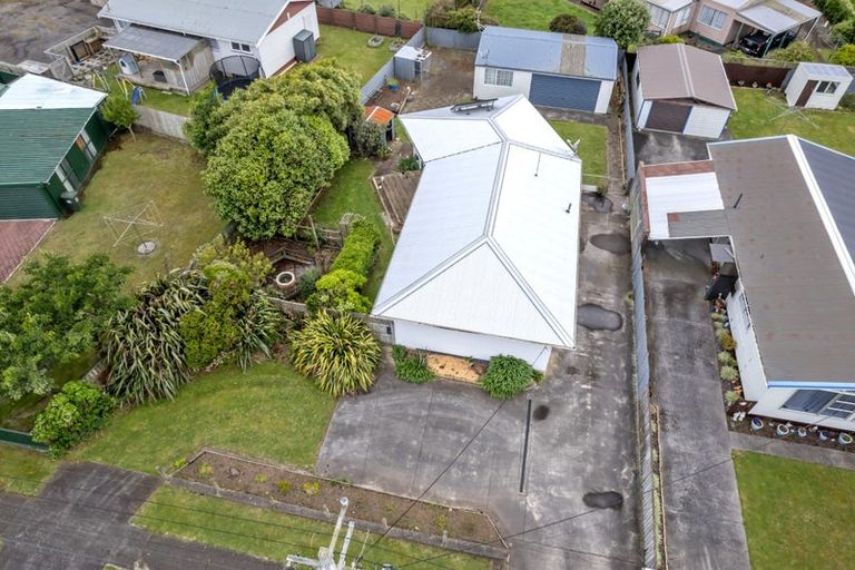 Photo of property in 3 Iredale Road, Hawera, 4610
