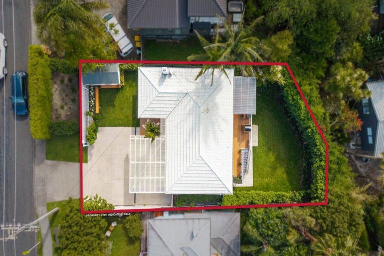 Photo of property in 2/71 Saddleback Rise, Murrays Bay, Auckland, 0630