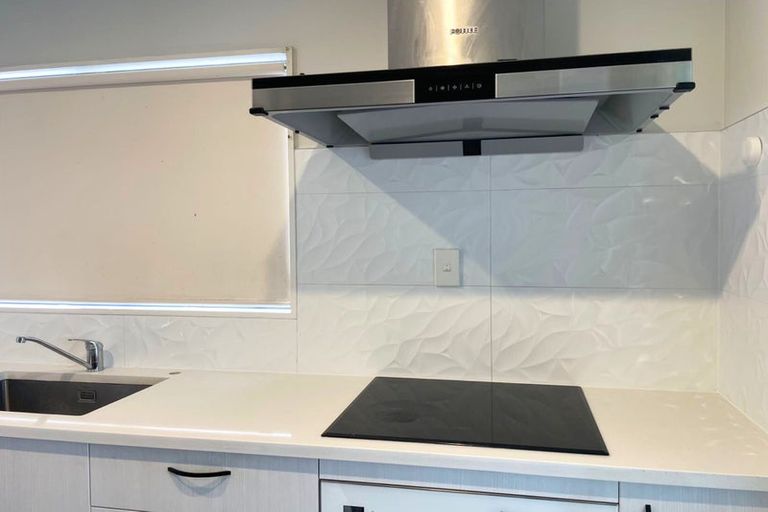 Photo of property in 1/4 Manuka Road, Glenfield, Auckland, 0629