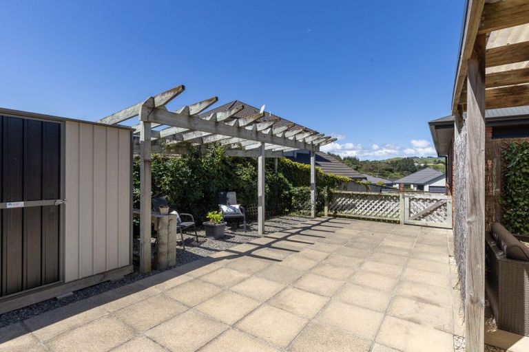 Photo of property in 6 Aotea Drive, Aotea, Porirua, 5024