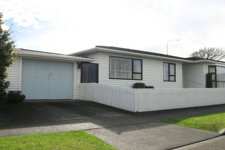 Photo of property in 2 Innes Place, Roslyn, Palmerston North, 4414