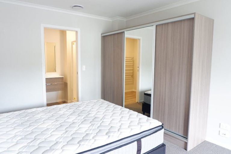 Photo of property in 12 Emmadale Lane, Hamilton East, Hamilton, 3216