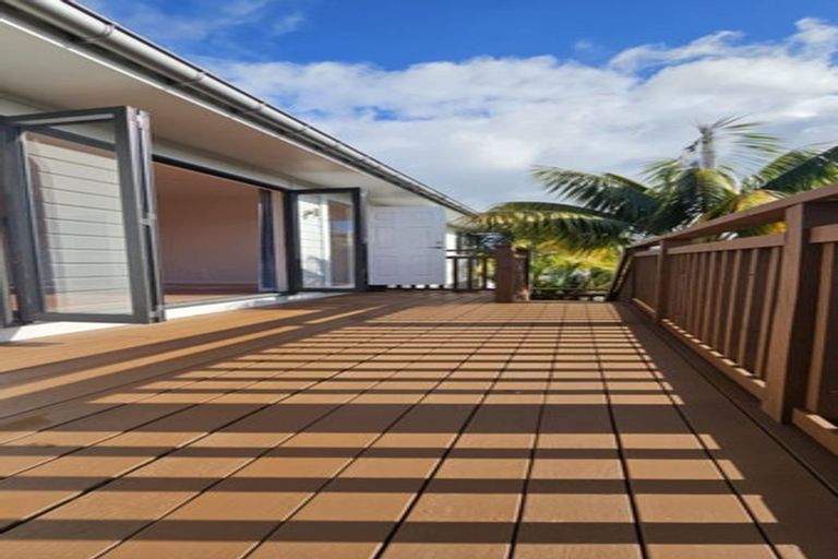 Photo of property in 2/25 Moire Road, Massey, Auckland, 0614