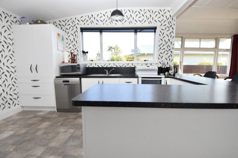 Photo of property in 14 Wakelin Street, Carterton, 5713