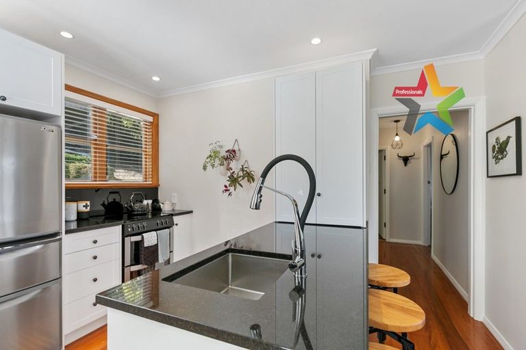 Photo of property in 44 Victory Avenue, Karori, Wellington, 6012