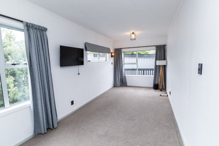Photo of property in 30 Collins Avenue, Tawa, Wellington, 5028