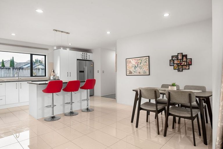 Photo of property in 2 Southbrook Close, Glenview, Hamilton, 3206