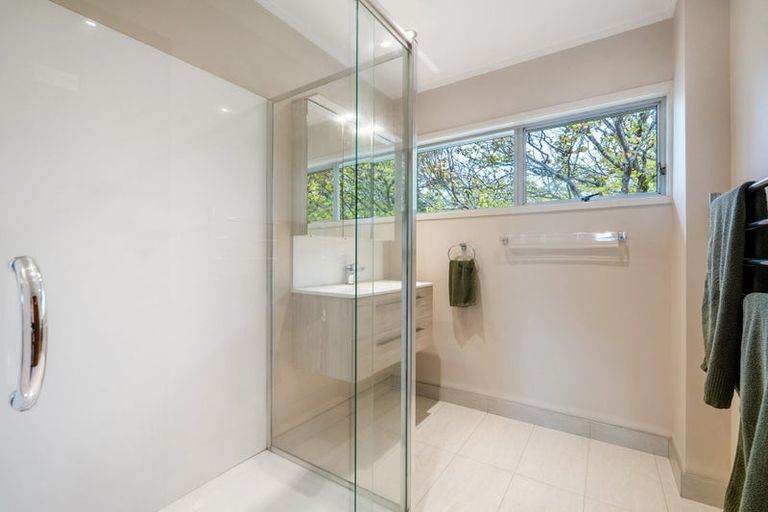 Photo of property in 2/371 East Coast Road, Mairangi Bay, Auckland, 0630