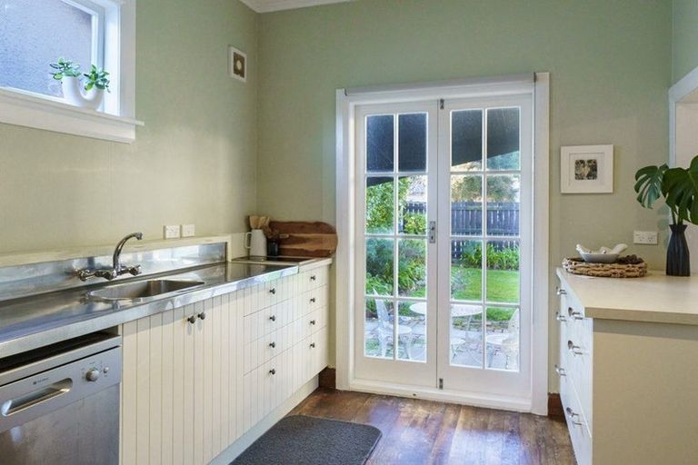 Photo of property in 28 Sanders Avenue, Marewa, Napier, 4110