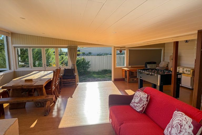 Photo of property in 382 Abel Tasman Drive, Motupipi, Takaka, 7183