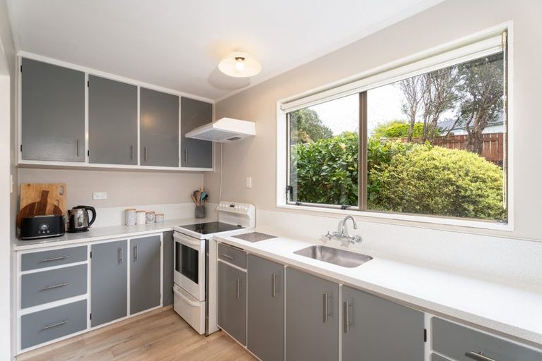 Photo of property in 2 Makatote Grove, Churton Park, Wellington, 6037