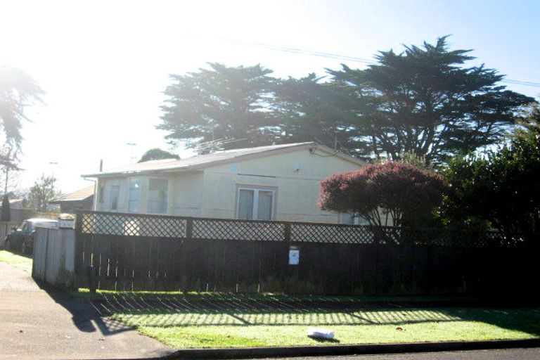 Photo of property in 86a Gloucester Road, Manurewa, Auckland, 2102