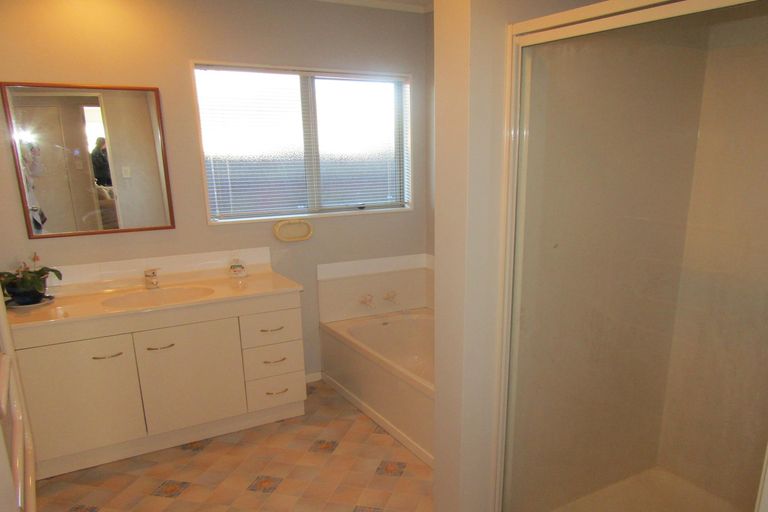 Photo of property in 19 Edgewater Grove, Whakatane, 3120