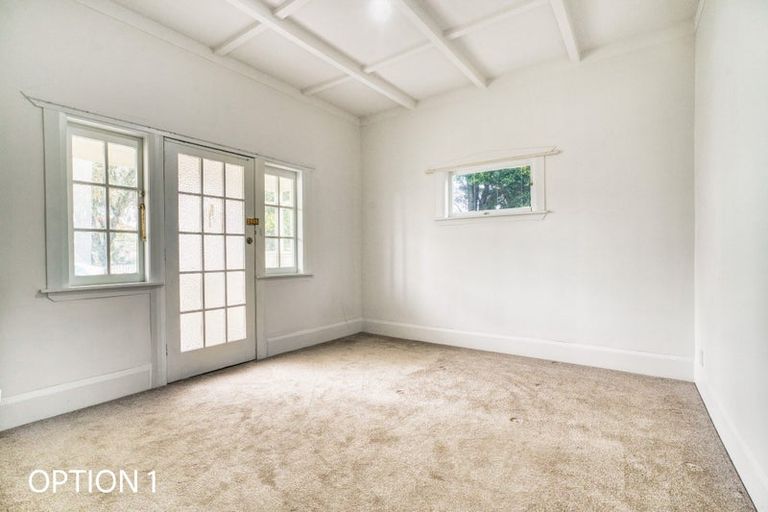 Photo of property in 3199 Great North Road, New Lynn, Auckland, 0600