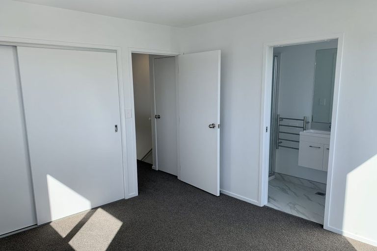 Photo of property in 1/3 Fairdale Place, Birkdale, Auckland, 0626