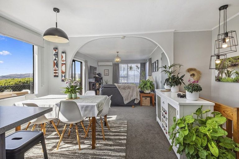 Photo of property in 5 Tikati View, Titahi Bay, Porirua, 5022