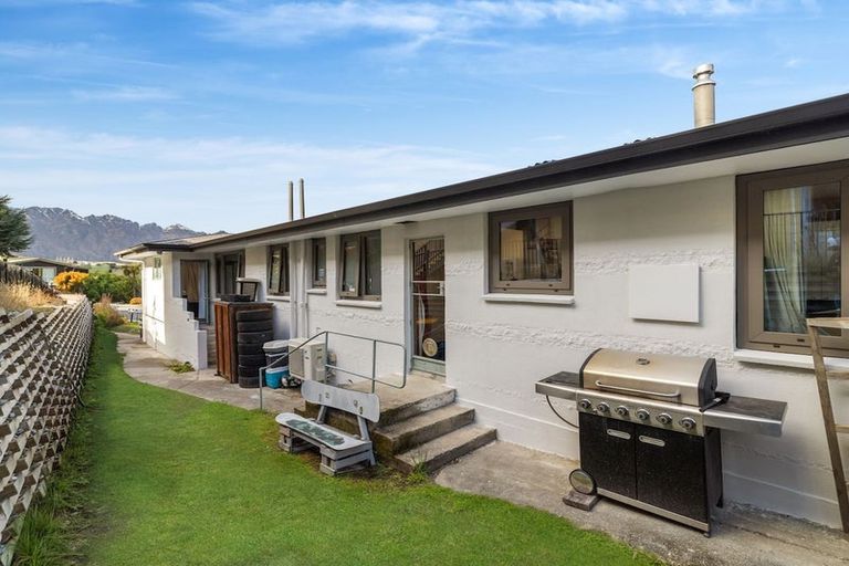 Photo of property in 18 Panorama Terrace, Queenstown, 9300