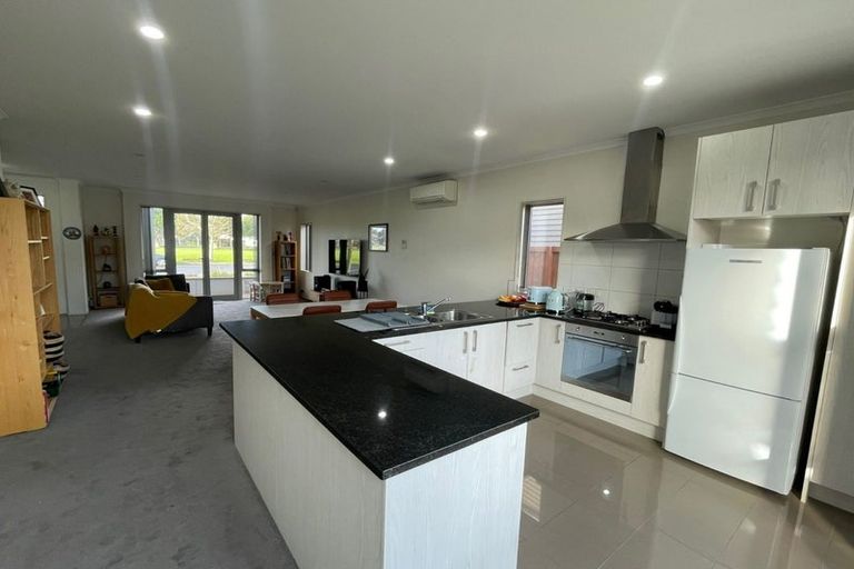 Photo of property in 38 Kuaka Drive, Takanini, 2112