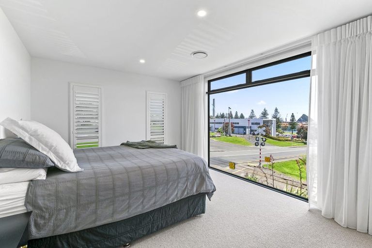 Photo of property in 9 Bayly Road, Moturoa, New Plymouth, 4310