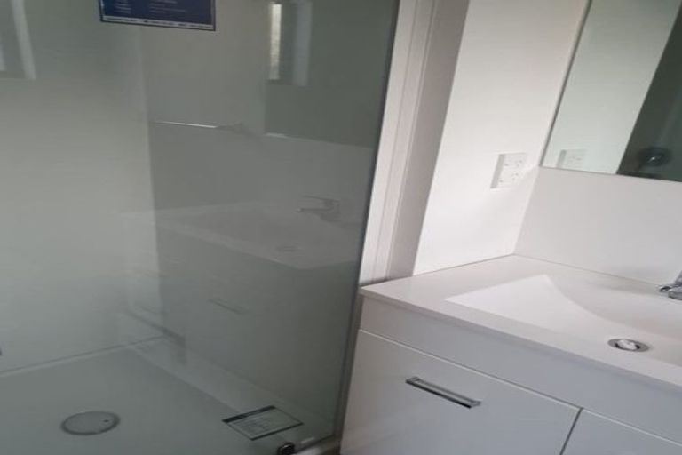 Photo of property in 46 Exeter Crescent, Takaro, Palmerston North, 4412