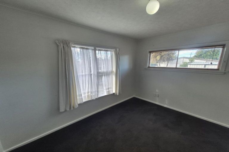 Photo of property in 37 Pembroke Street, Avondale, Christchurch, 8061