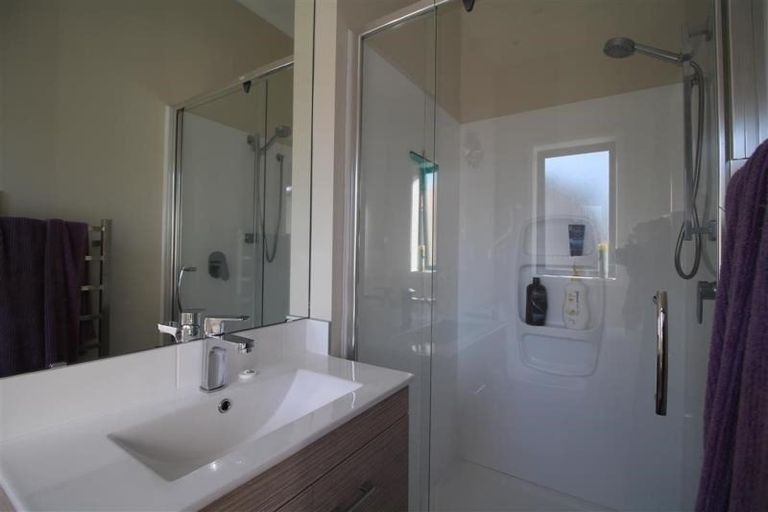 Photo of property in 164 Hobsonville Point Road, Hobsonville, Auckland, 0616