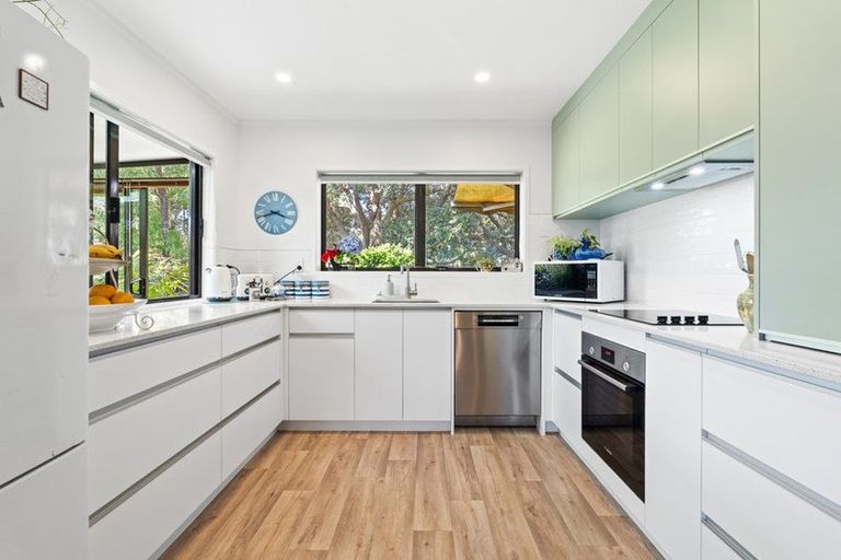 Photo of property in 175a Centreway Road, Orewa, 0931