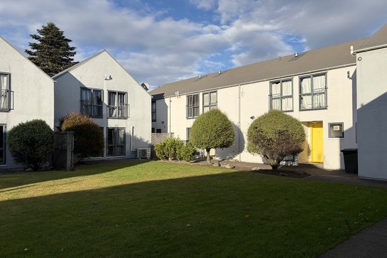Photo of property in 9/74 Hansons Lane, Upper Riccarton, Christchurch, 8041