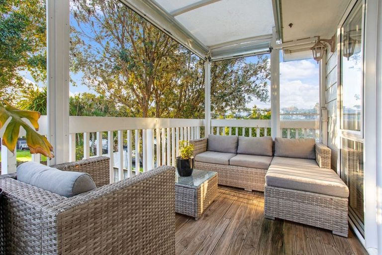 Photo of property in 37 Charlotte Street, Stanmore Bay, Whangaparaoa, 0932