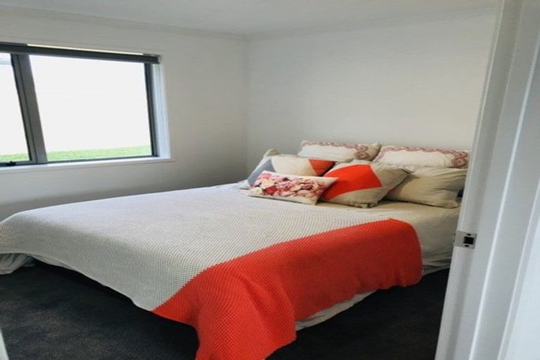 Photo of property in 19 Papa Orchard Drive, Kumeu, 0810