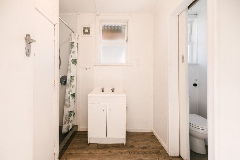 Photo of property in 74 Chelwood Street, Takaro, Palmerston North, 4412