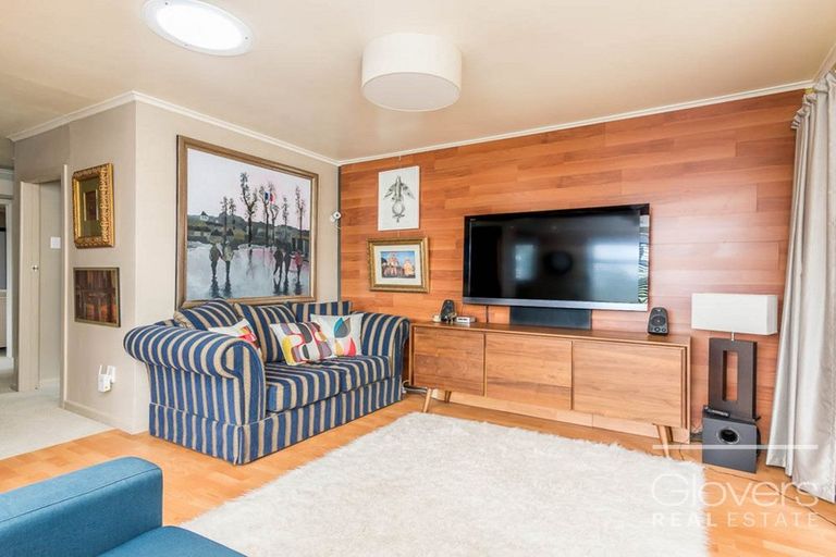 Photo of property in 52 Kaurilands Road, Titirangi, Auckland, 0604