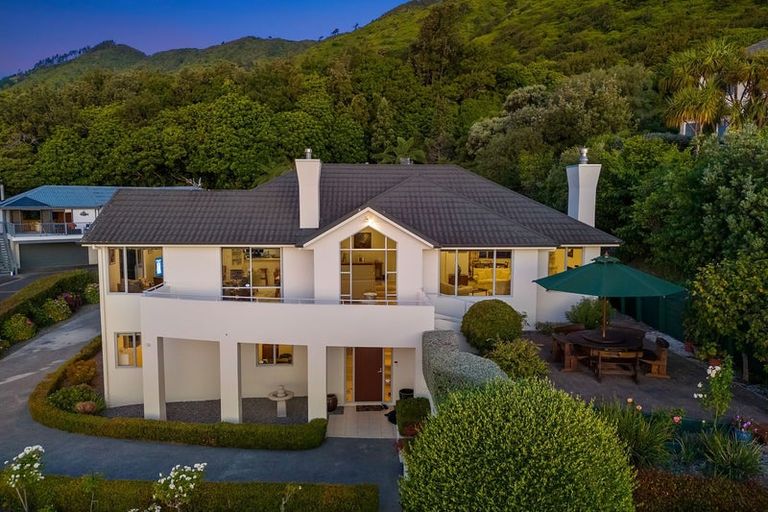 Photo of property in 3 Matata Place, Waikanae, 5036