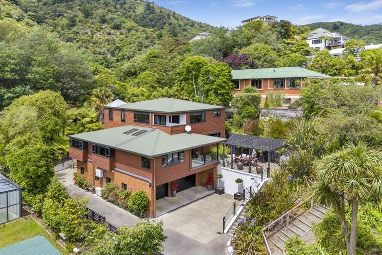 Photo of property in 5 Milton Terrace, Picton, 7220