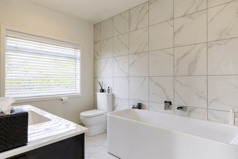 Photo of property in 97 Highland Drive, Acacia Bay, Taupo, 3385
